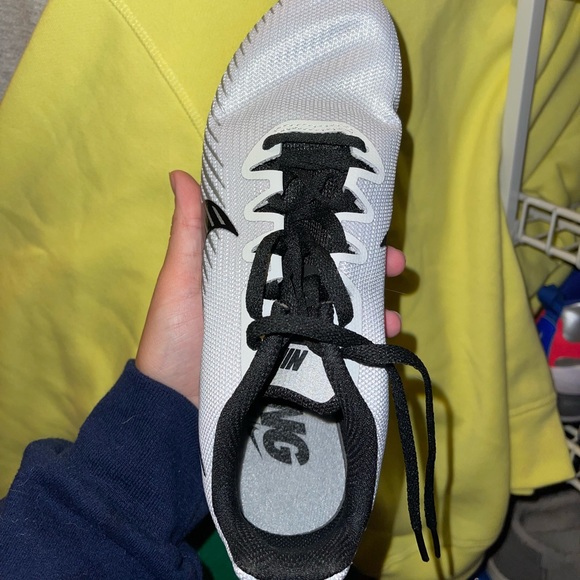 Track shoes, spikes and bag - Picture 3 of 7